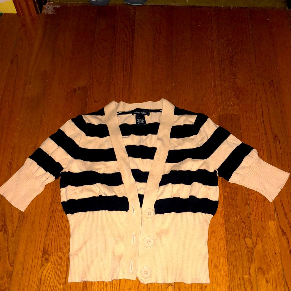 Sweater Project Black/Tan Stripes Crop Sweater w/ 3/4 length sleeve Size Large